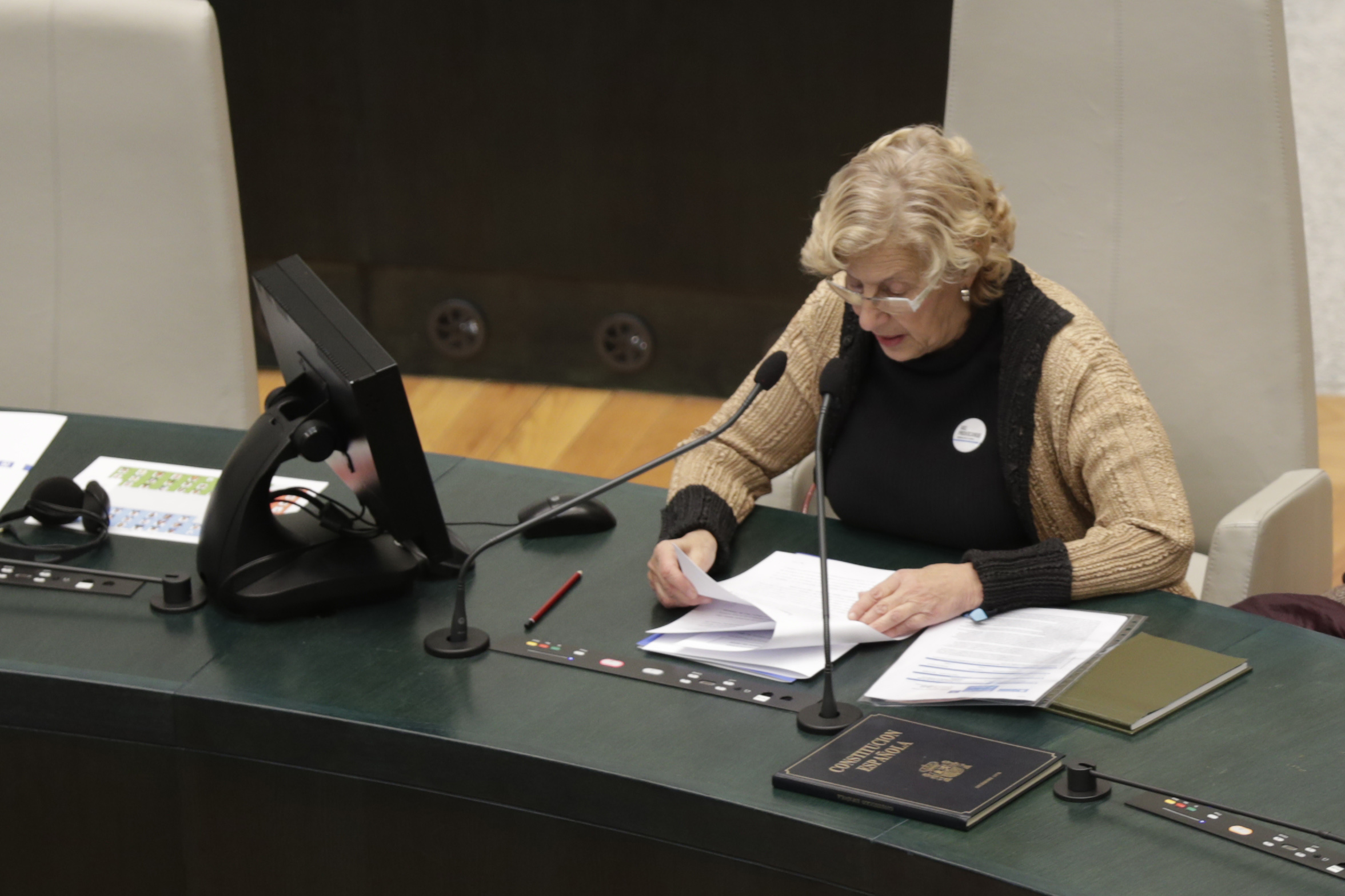 Manuela Carmena durante la lectura de la Declaración Institucional